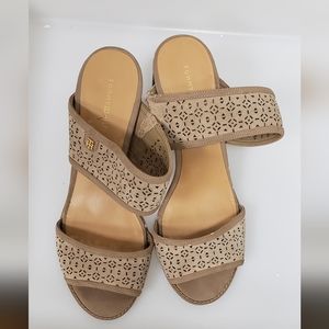 Tommy Hilfiger womens Tan suede eyelet designs block heels